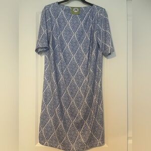 Elizabeth McKay Blue and White Diamond Pattern Midi Dress